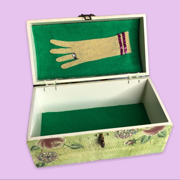 Vintage tole painted box bag, spring green and garden roses - Picture 2 of 15